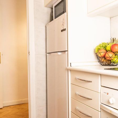 Appartamento Gran Via Central Lovely Private Apt In The Heart Of Chueca Madrid Esterno foto
