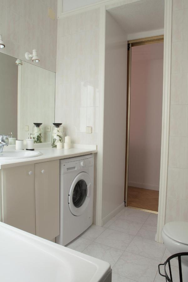 Appartamento Gran Via Central Lovely Private Apt In The Heart Of Chueca Madrid Esterno foto