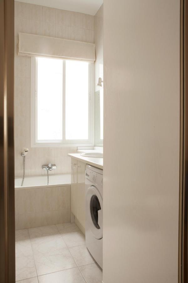 Appartamento Gran Via Central Lovely Private Apt In The Heart Of Chueca Madrid Esterno foto