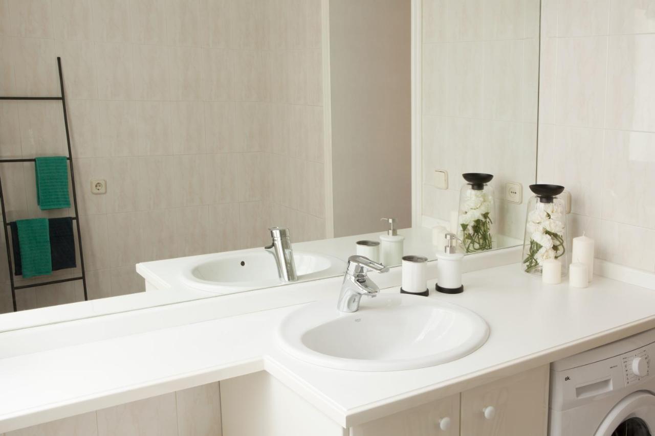Appartamento Gran Via Central Lovely Private Apt In The Heart Of Chueca Madrid Esterno foto