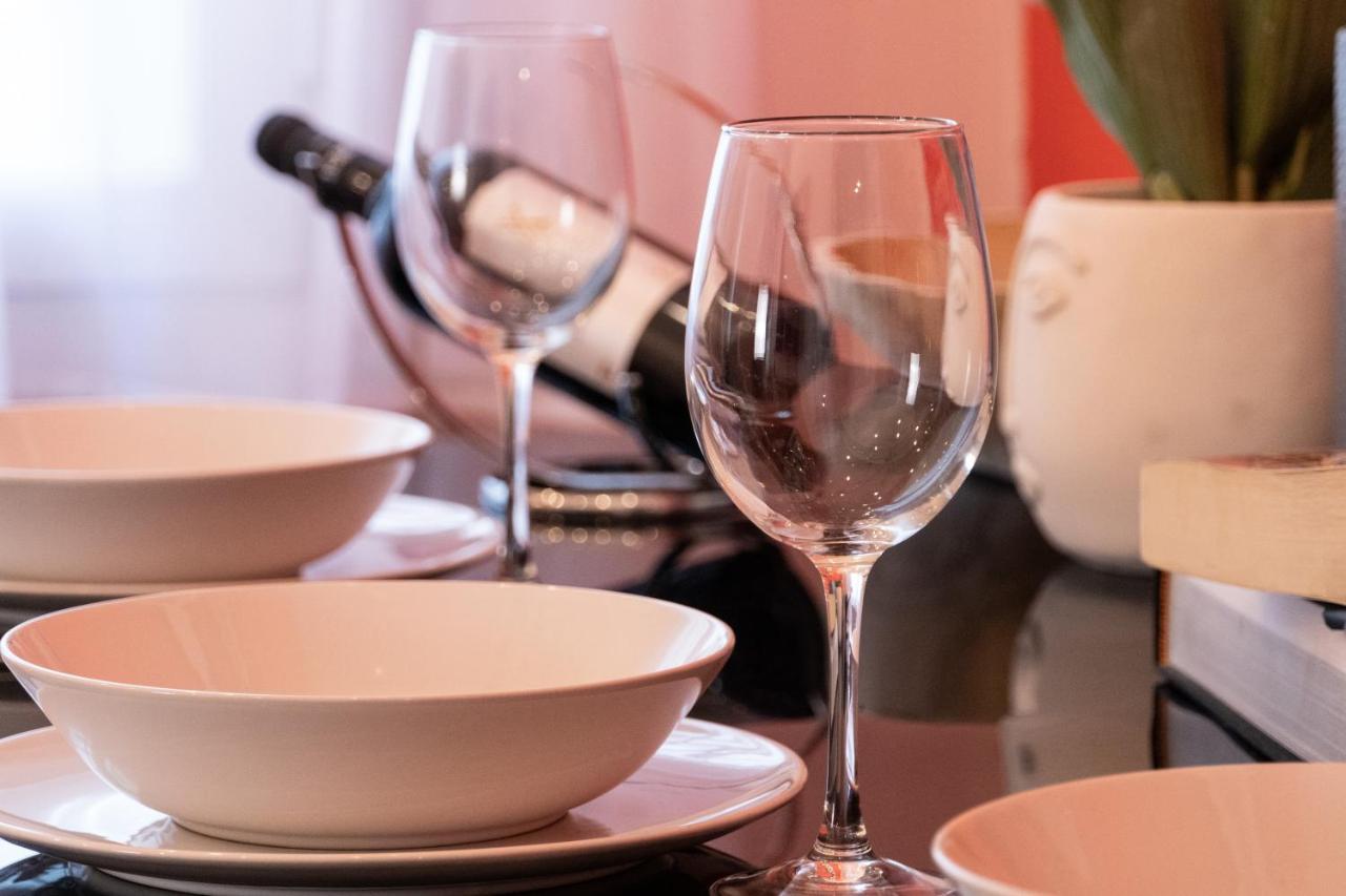 Appartamento Gran Via Central Lovely Private Apt In The Heart Of Chueca Madrid Esterno foto