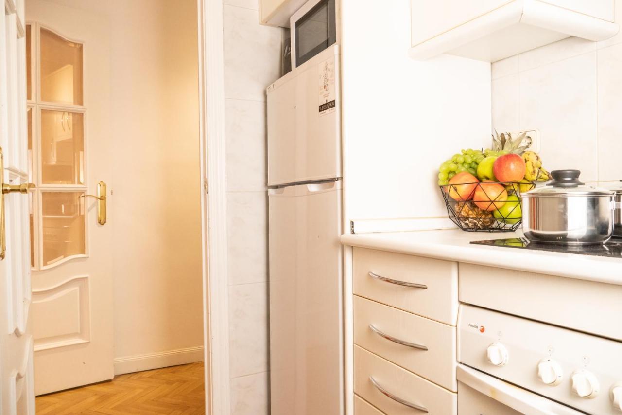 Appartamento Gran Via Central Lovely Private Apt In The Heart Of Chueca Madrid Esterno foto