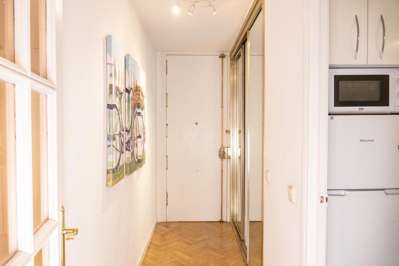 Appartamento Gran Via Central Lovely Private Apt In The Heart Of Chueca Madrid Esterno foto