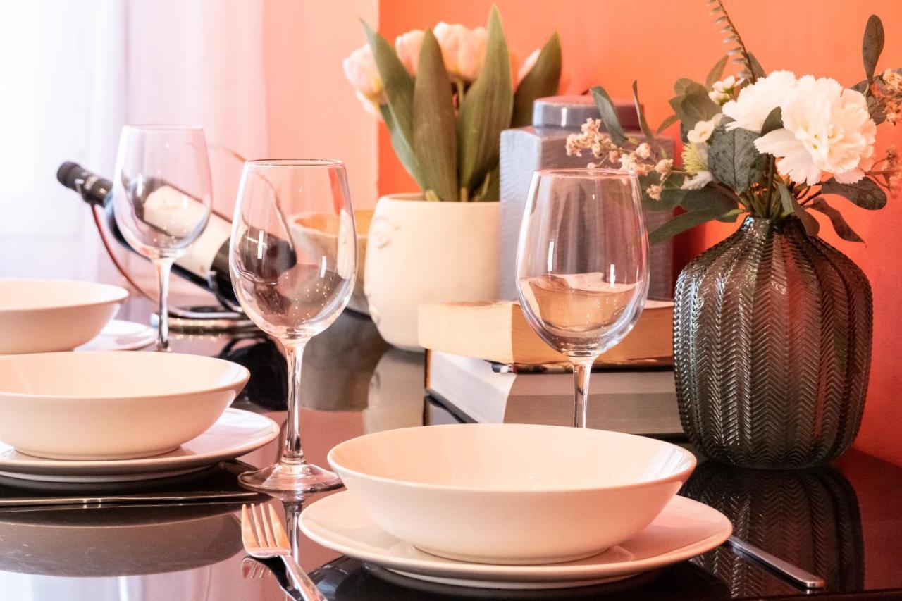 Appartamento Gran Via Central Lovely Private Apt In The Heart Of Chueca Madrid Esterno foto