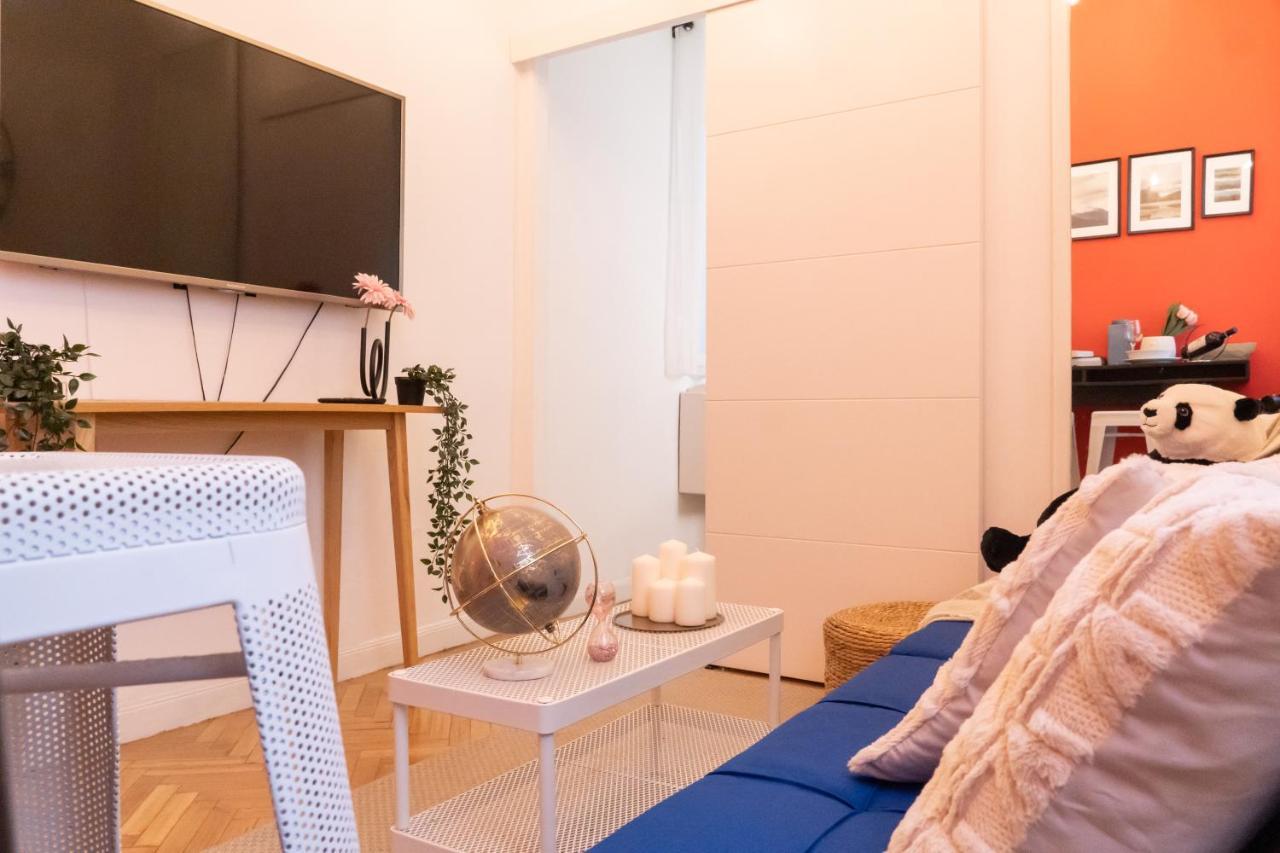 Appartamento Gran Via Central Lovely Private Apt In The Heart Of Chueca Madrid Esterno foto